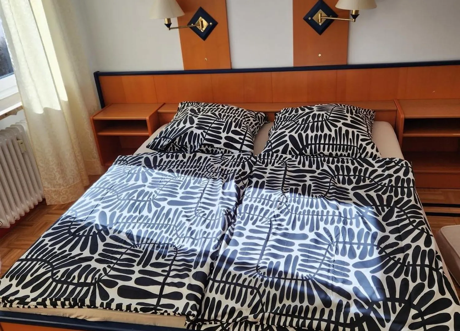 Apartment Pension Doppelbett Zimmer 22 Nuremberg